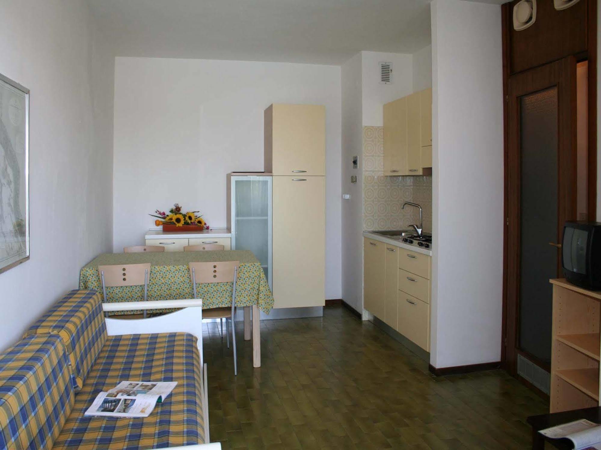 Casa Marina Apartment Lignano Sabbiadoro Exterior photo